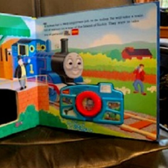 Thomas the Tank Engine: Camera Tour (Interactive Sound Book) Hardcover - Picture 8 of 10